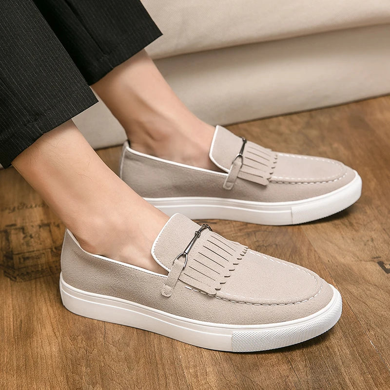 Men Loafers with Round Toe Flat Bottom Comfortable Breathable Anti Suede Metal Buckle Tassel Casual Shoes