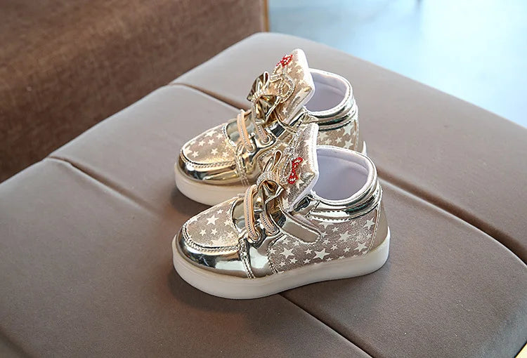 Kids LED Sneakers Girls Flash Light-up Board Shoes Spring And Autumn Children's Luminous Shoes Children's Glowing Light Sneakers
