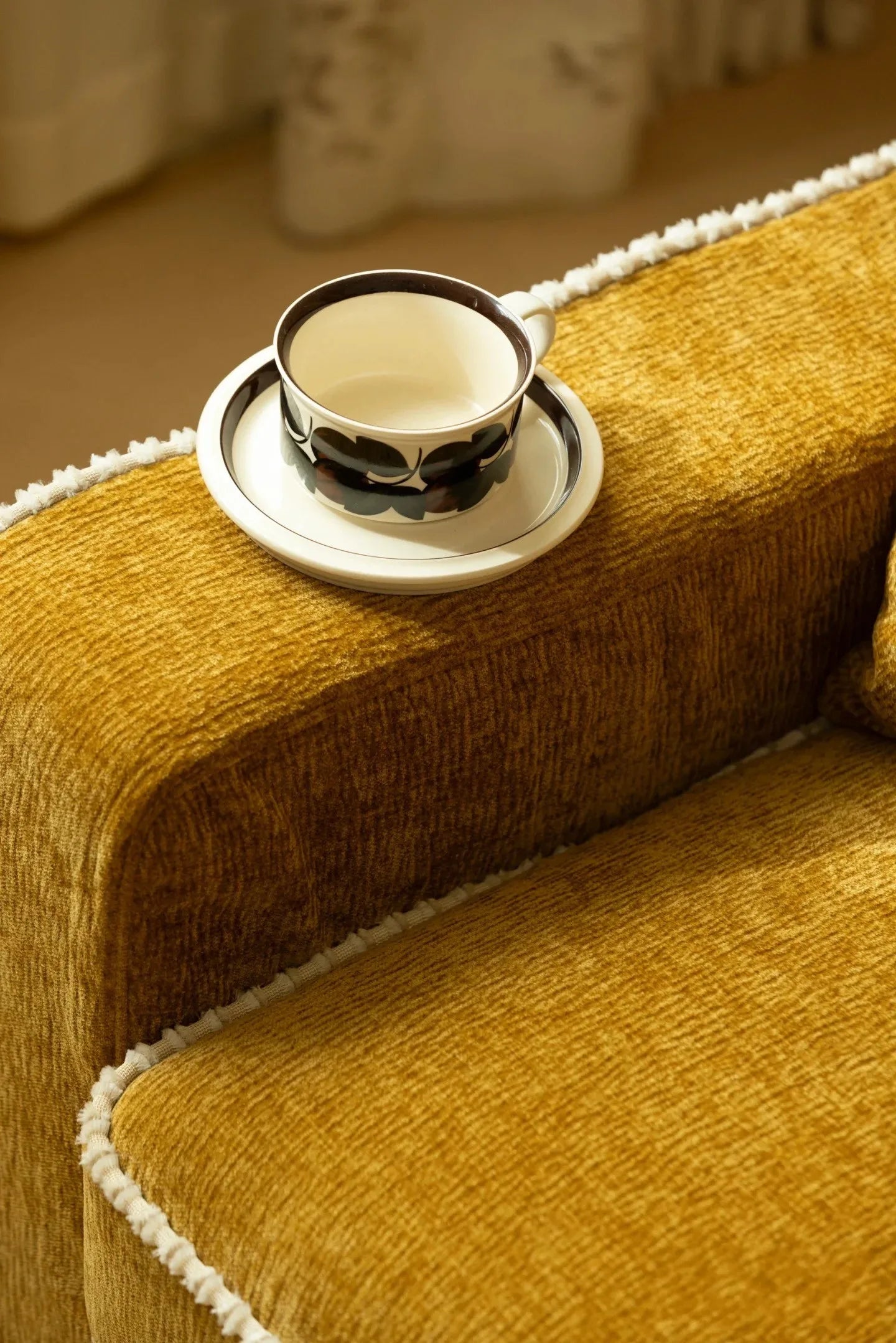 Sofa, living room straight row, pastoral French style, retro high-end sense, fabric multi-person sofa