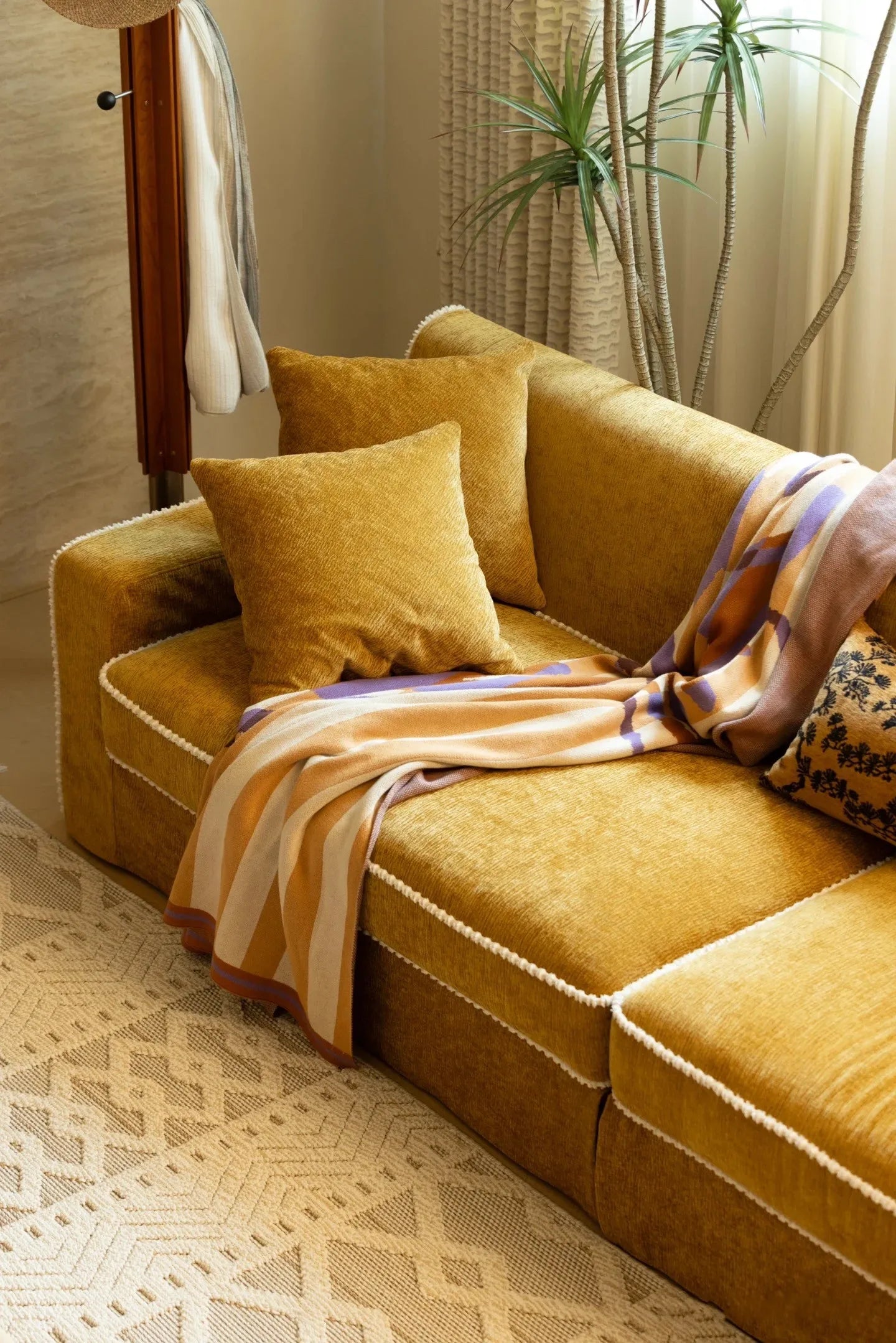 Sofa, living room straight row, pastoral French style, retro high-end sense, fabric multi-person sofa