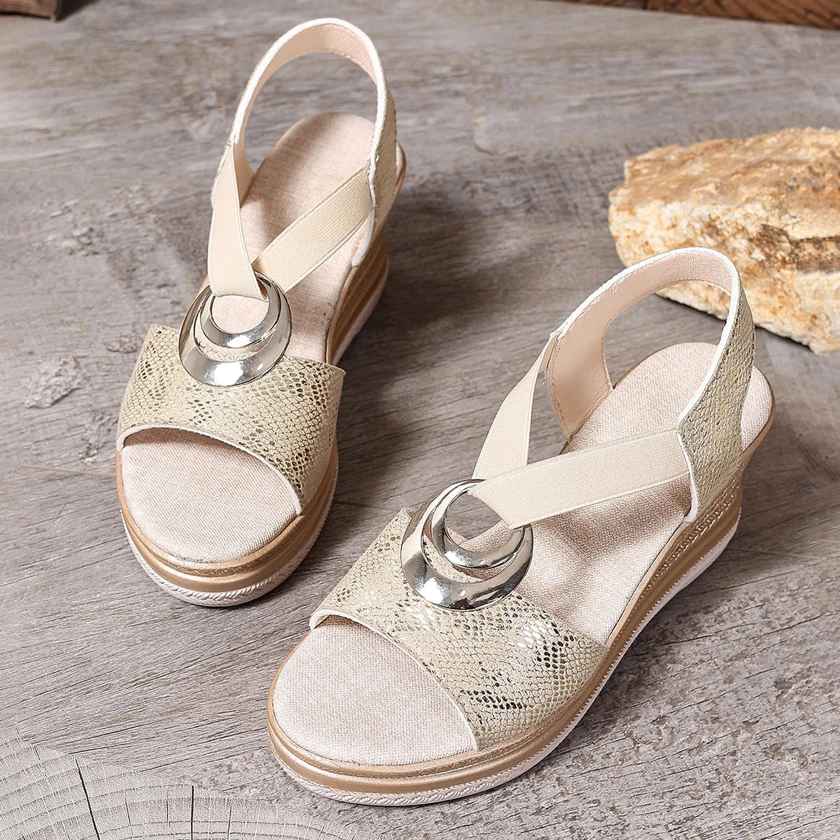European and American women's sandals 2025 Summer New metal buckle fish-mouth casual thick-soled wedge heel sandals