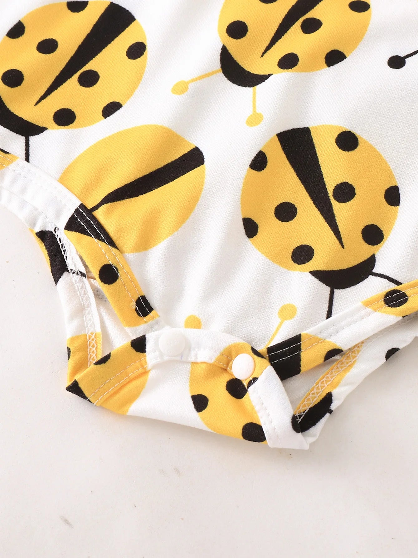 Baby Girl Summer 0-12 Months Outing Cute and Fashionable Yellow Ladybug Print Slim Fit One-Piece Swimsuit