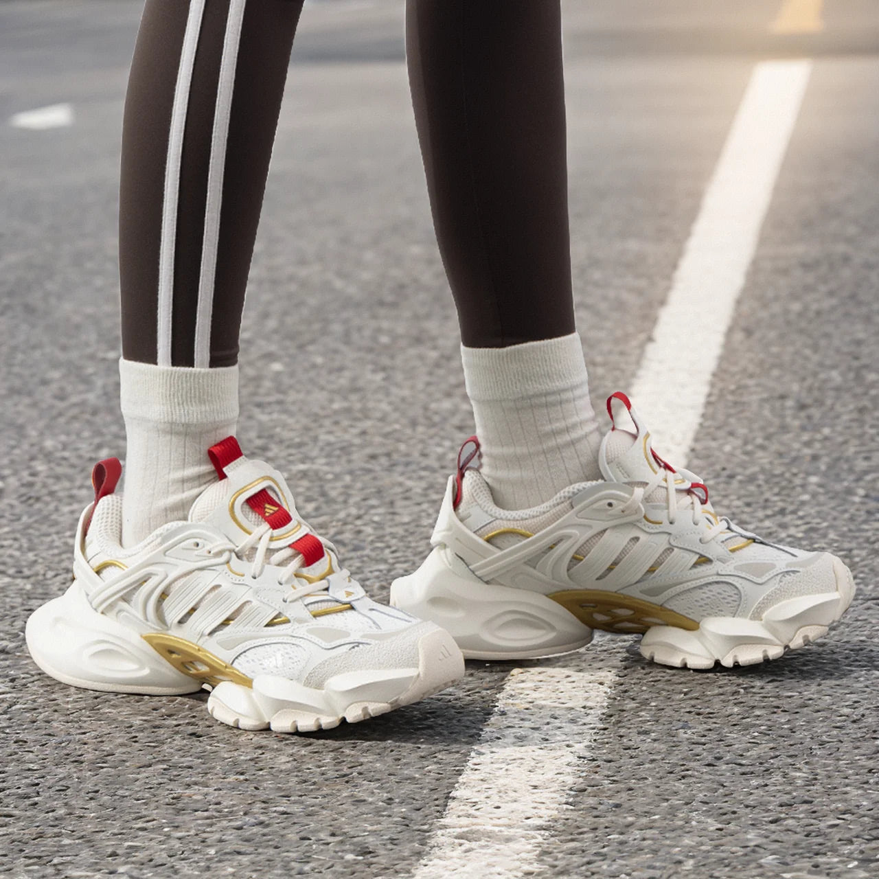 Adidas XLG RUNNER DELUXE Casual Sneakers Comfort and Style for Everyday Activities