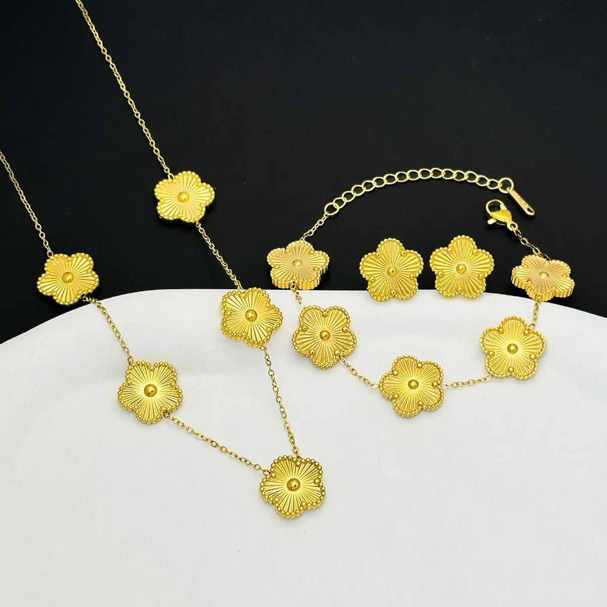 316L Stainless Steel Hot Selling Gold Plated Clover Charm Bracelet Luxury Five Leaf Flower Bracelets Jewelry For Women Gift