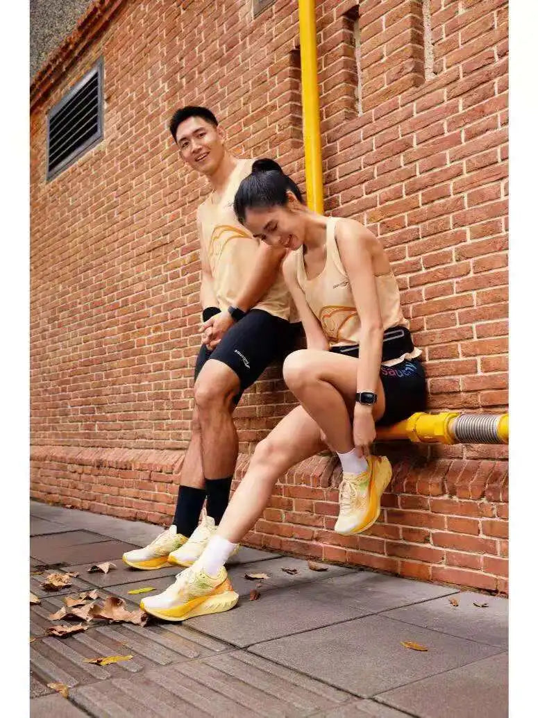 Summer Running Shoes Lightweight Mens Womens Fashion Sneakers Original Trainers Breathable Lightweight Comfortable Sneakers