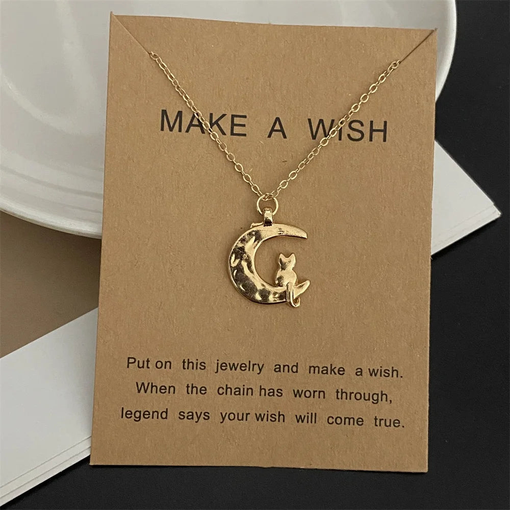 New Fashion Love Heart Pendant Necklace Animial Plam Geometric Trendy Gift Necklace Golden Color Collar Jewelry Wholesale