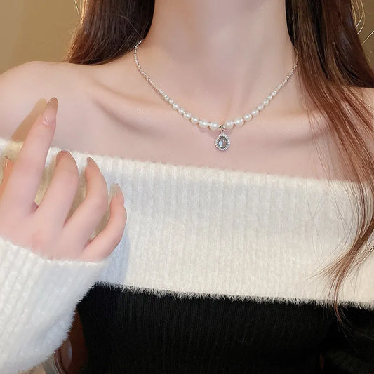 Shiny Pearl Water Droplet Pendant Necklace for Women Exquisite Unique Clavicle Chain Ladies Banquet Jewelry Anniversary Gift