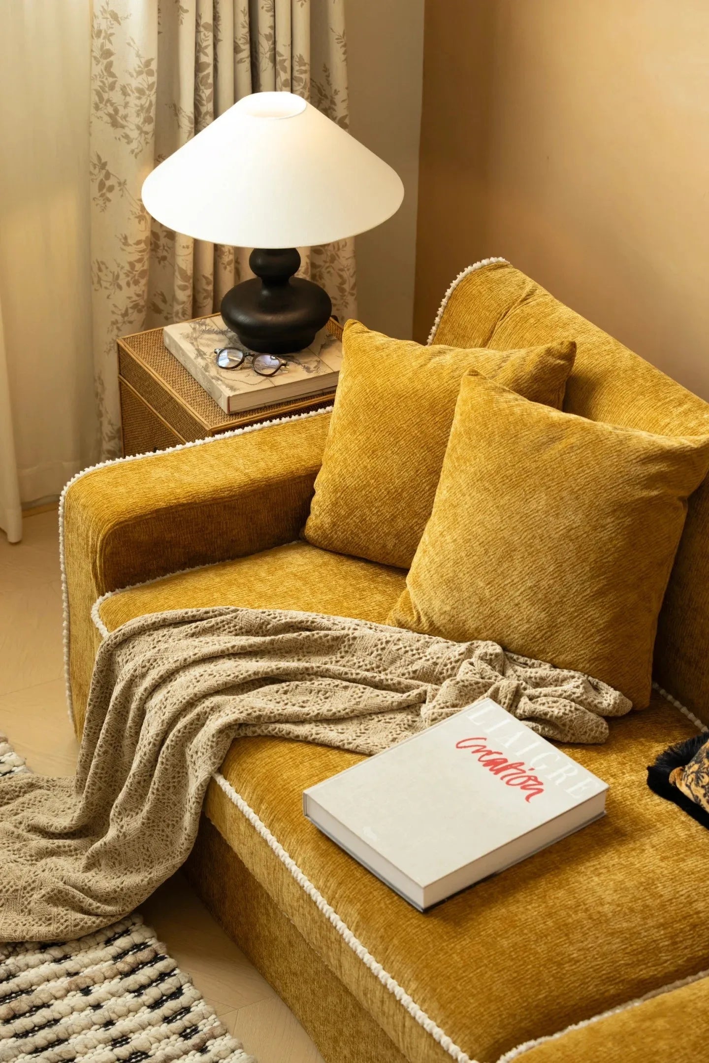 Sofa, living room straight row, pastoral French style, retro high-end sense, fabric multi-person sofa