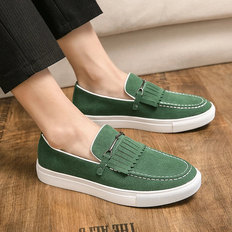 Men Loafers with Round Toe Flat Bottom Comfortable Breathable Anti Suede Metal Buckle Tassel Casual Shoes