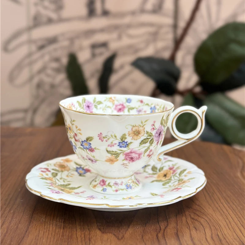 Ceramic Cup and Saucer Retro Bone China Coffee Cup French Romantic Elegant Floral Bow Afternoon Tea Drinkware Handmade Teapot