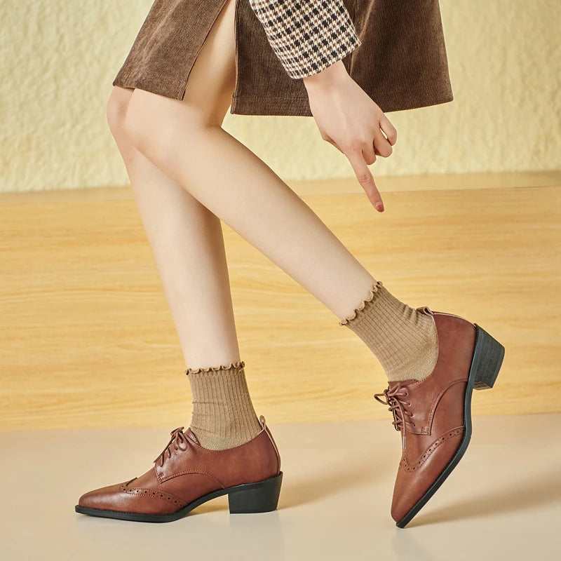 2025 Women's European and American New Spring and Autumn Pointed Leather Lace up Middle Heel Retro Blake Lefu Single Shoes
