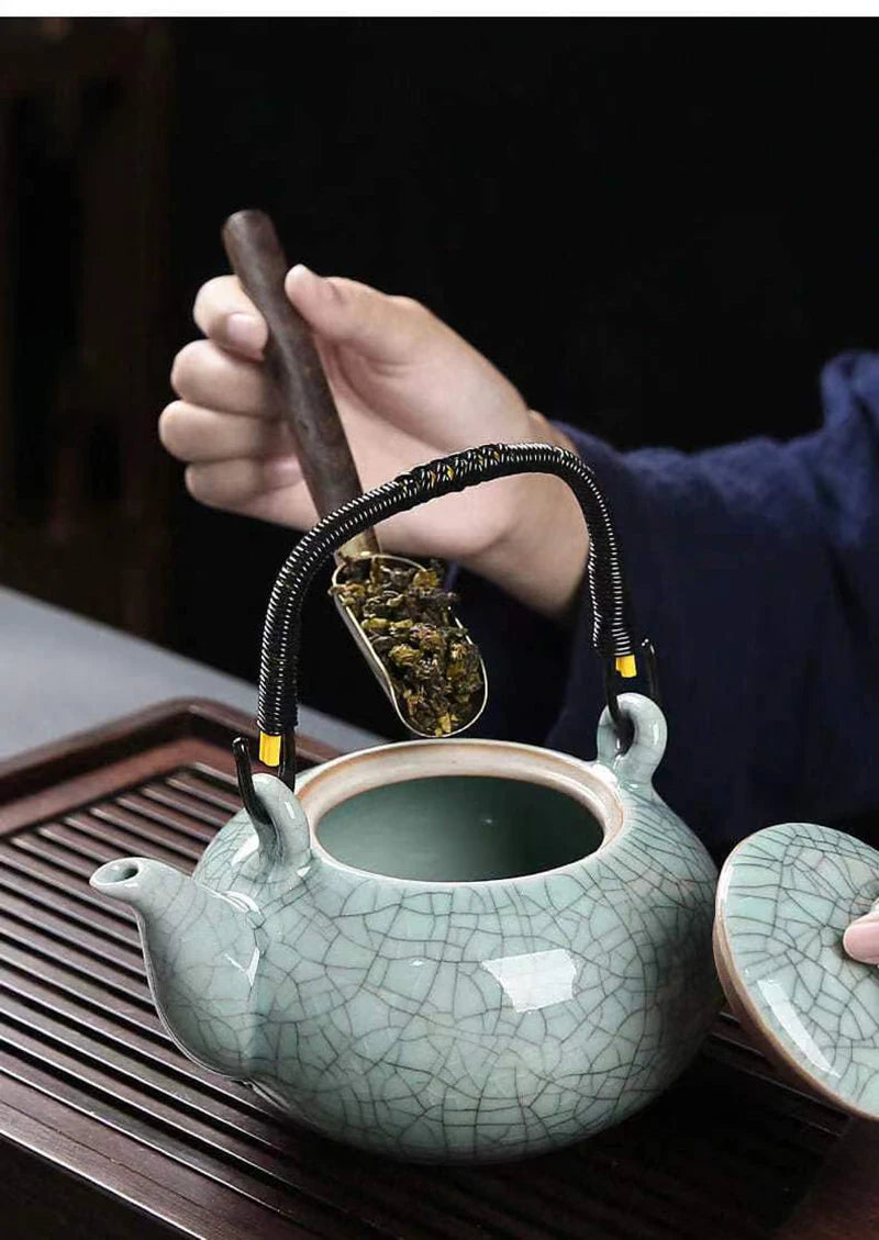 Puer Tea Accessories Vintage Chinese Style Teapot With Lifting Beam 650ml Japanese Tea Pot and Cup Set Heated Kettle Samovar Bar