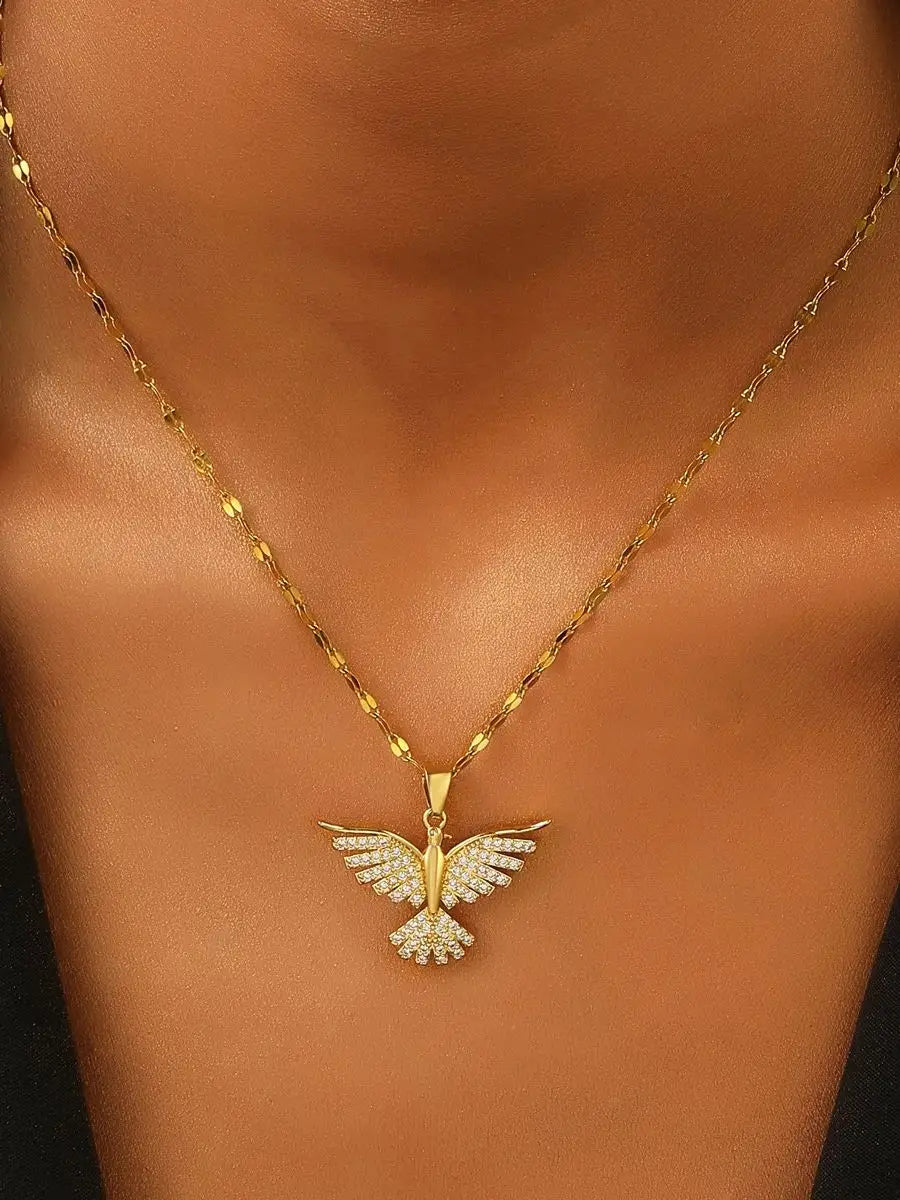 Fashionable Phoenix Necklace with Zircon Copper Inlaid Personality Pendant Necklace for Women Versatile Gold-Plated Jewelry