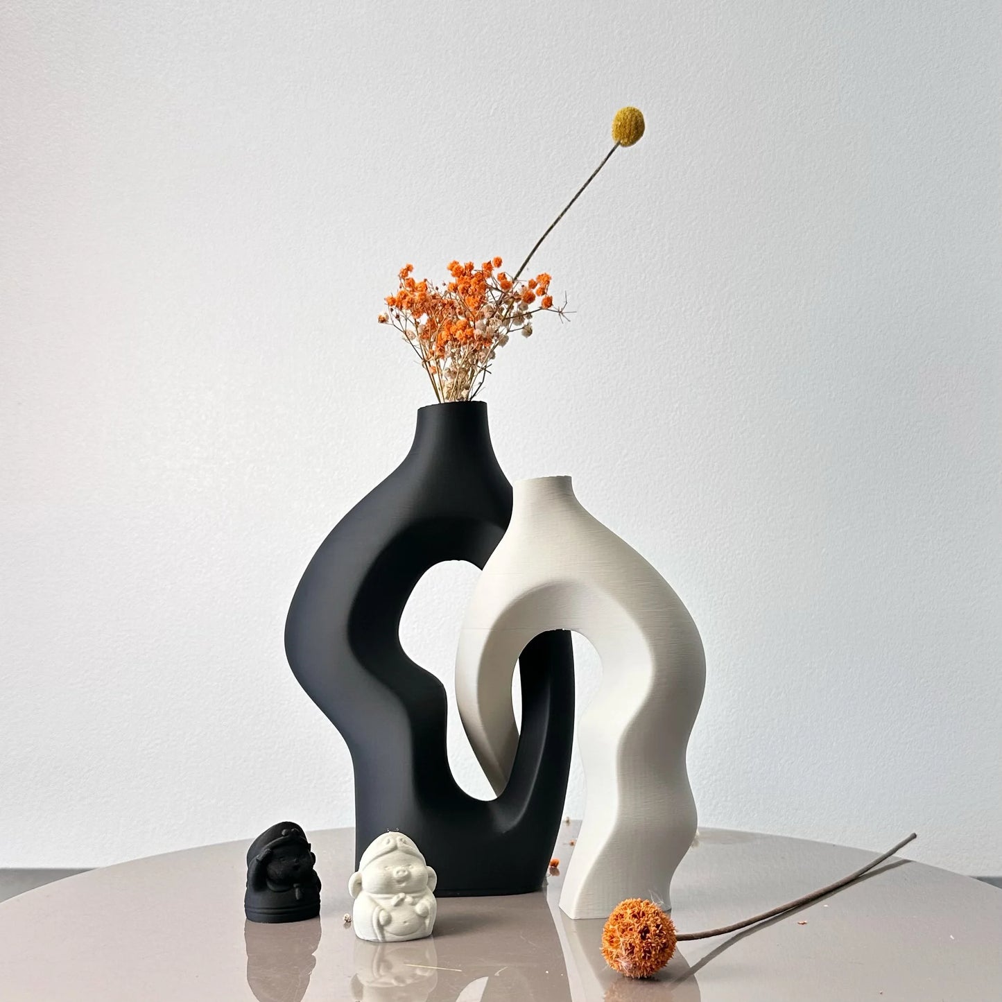 Set of 2 Twisty Artistic Vases, Dried Flower and Arrangement Vases, Suitable for Home Decor Tabletop Ornaments, Hallway Decorati