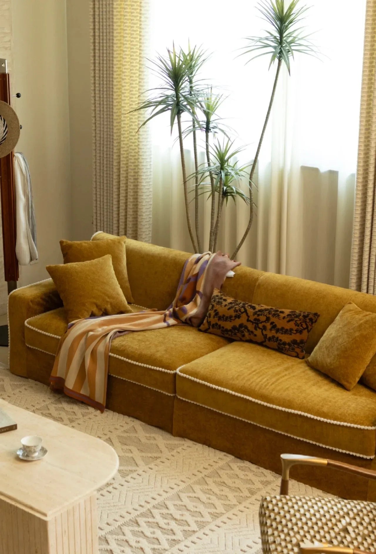 Sofa, living room straight row, pastoral French style, retro high-end sense, fabric multi-person sofa