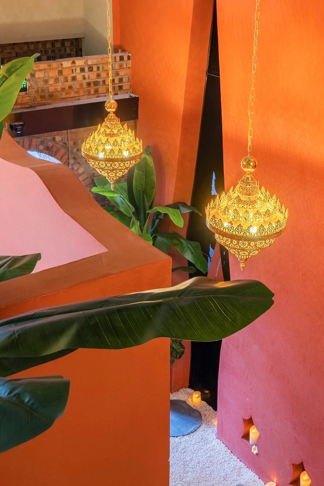 Retro Hollow Carved Pendant Light Hotel Villa Buddha Hall Loft Restaurant Home Decor Gold Ceiling Chandelier Lighting Fixture