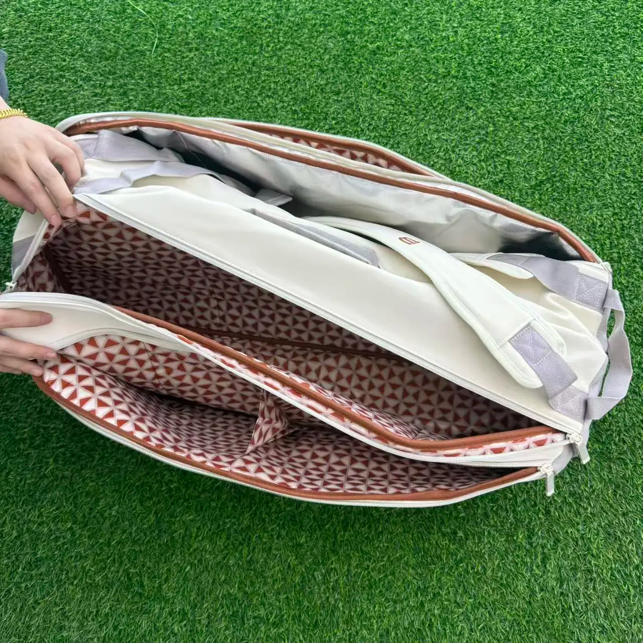 Wilson Roland Garros Session Soiree Super Tour 9PK Multi Functional Large Capacity Tennis Bag Sports Backpack WR8042901001