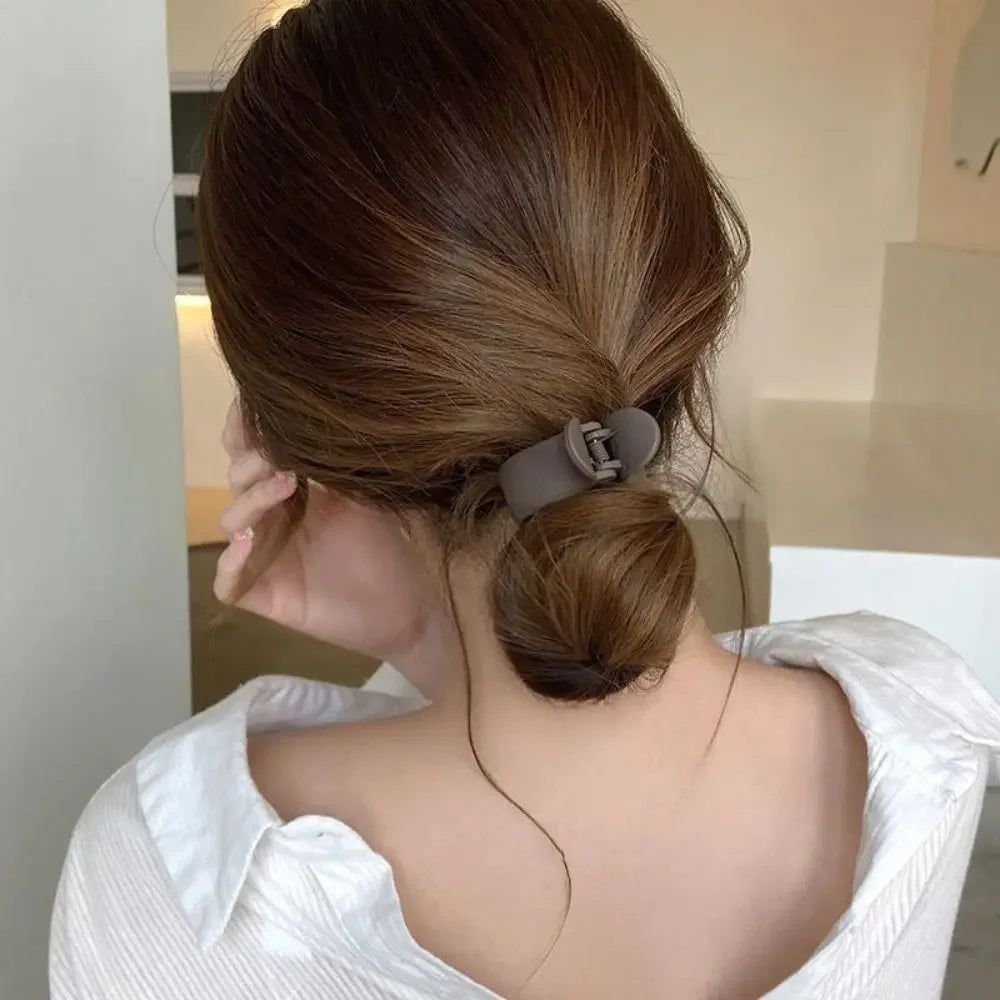 New Korean Matte Spring Hair Clip Claw Elegant Hairgrips Ponytail Holder Barrettes For Women Girls Hairpins Hair Accessories