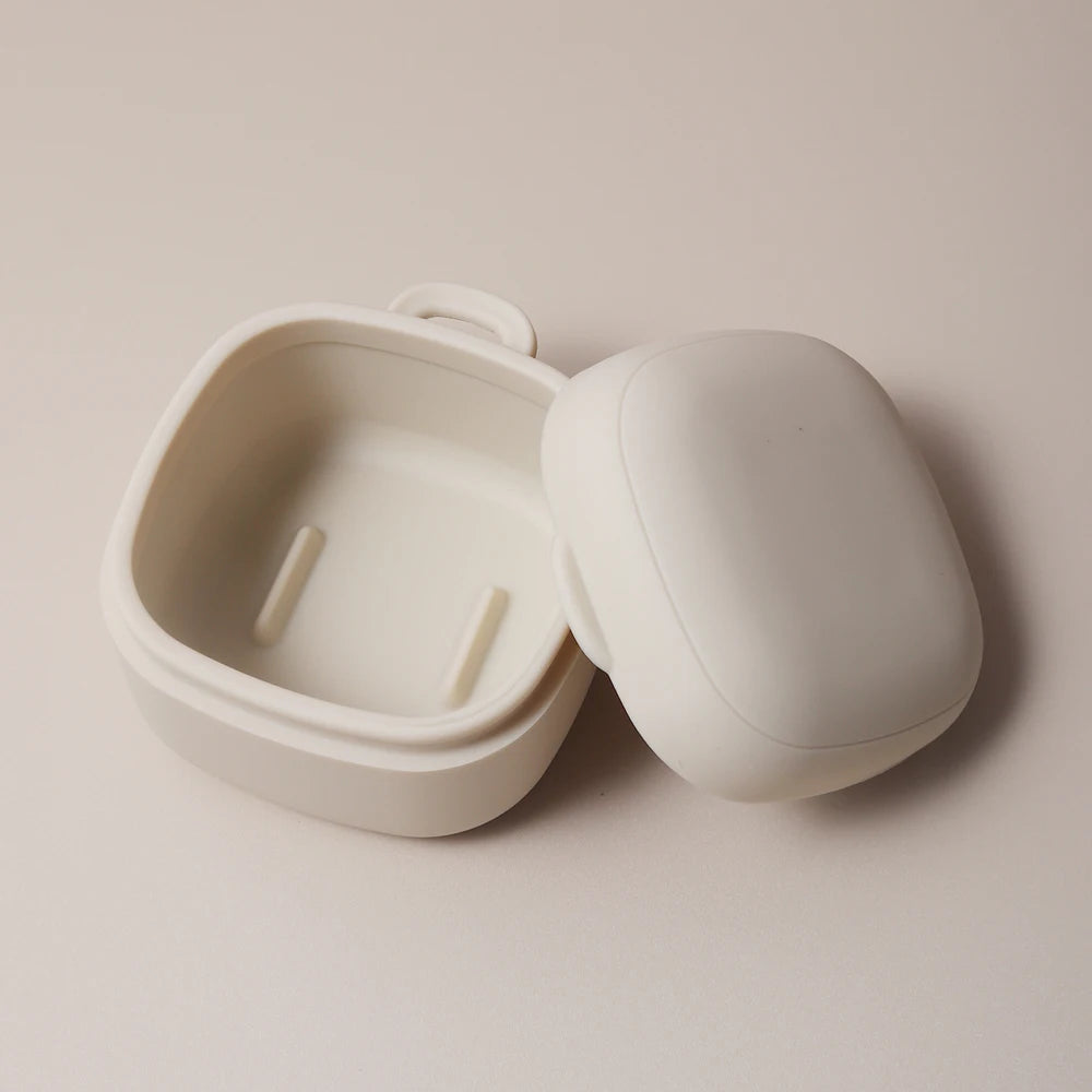 New arrival Hot Sell thick  Baby Pacifier Case food storage box Silicone Nipple Cover for infant