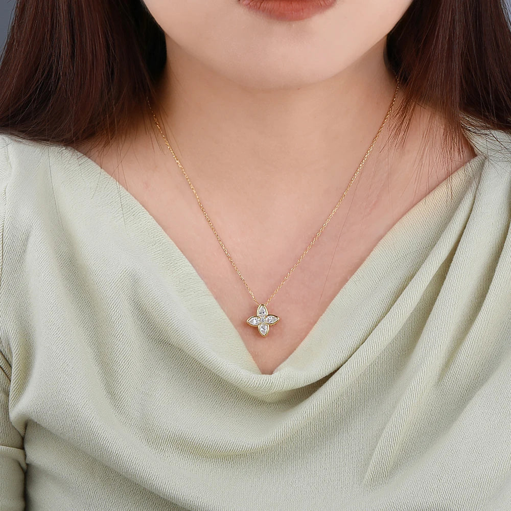 Bezel Set Full Moissanite Flower Pendant Necklace for Women Sparkling Pear Cut Diamond Pendant S925 Silver Wedding Party Jewelry