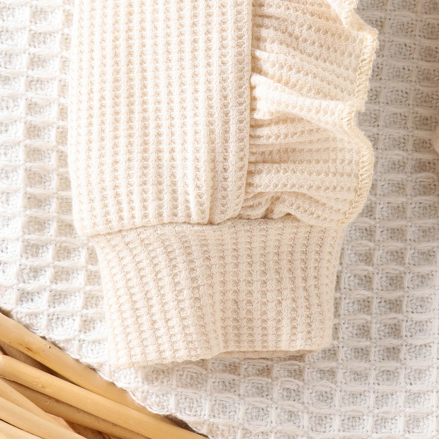 2PCS Autumn New Style 0-1 Year Old Girl Baby Sweet And Cute Solid Color Flying Sleeve Waffle Long-Sleeved Jumpsuit + Hair Band