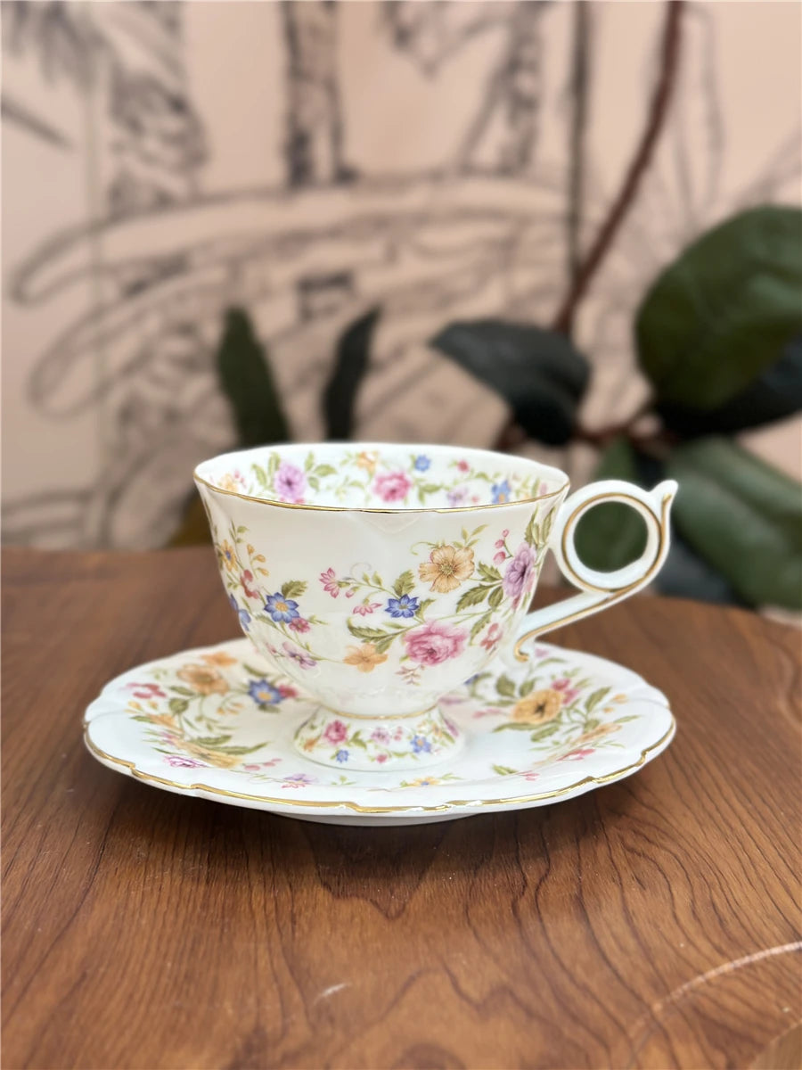 Ceramic Cup and Saucer Retro Bone China Coffee Cup French Romantic Elegant Floral Bow Afternoon Tea Drinkware Handmade Teapot