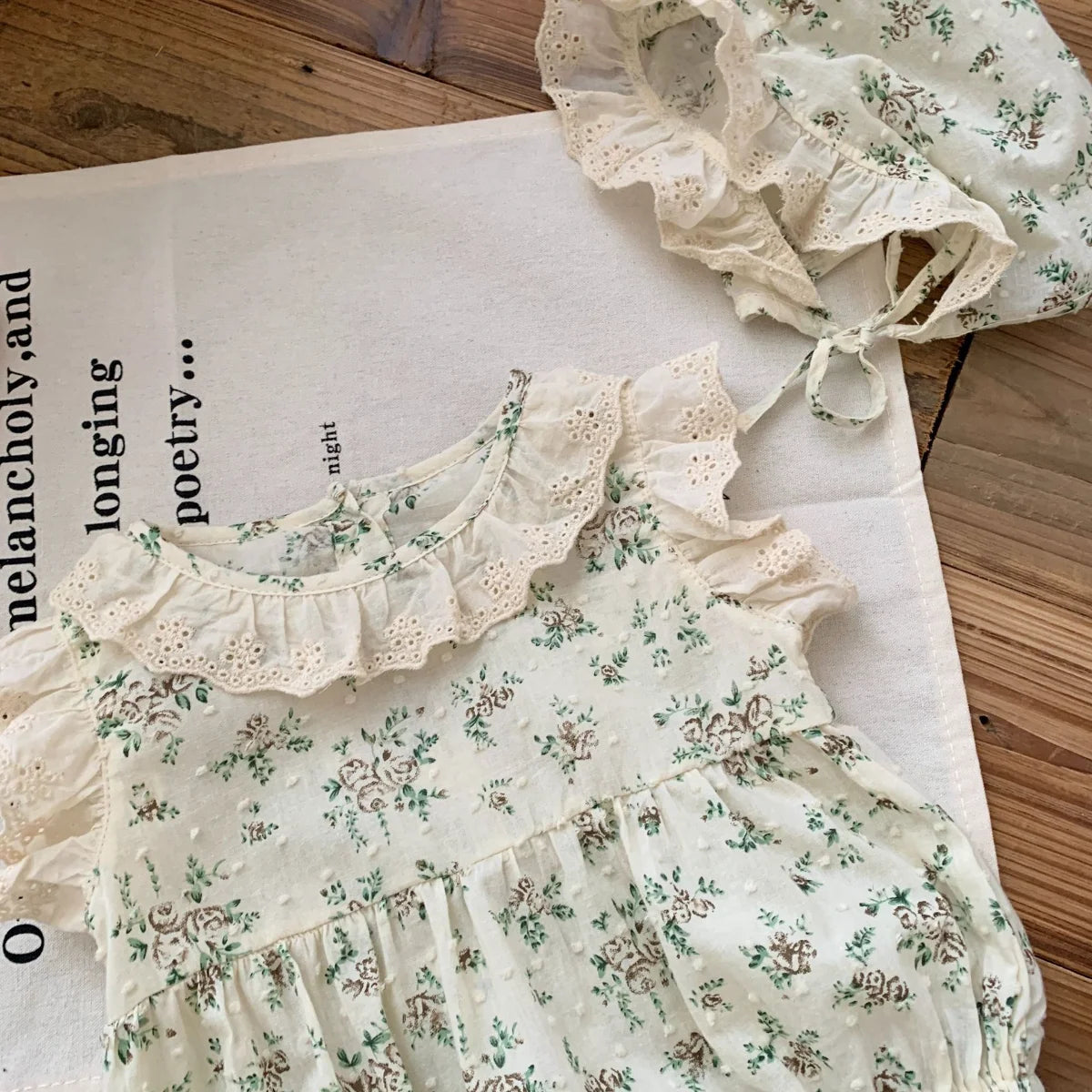 New In: Cute Flower Ruched Fly Sleeve Bodysuits for Newborn Baby Girls 98% Cotton Gift Hat Kids Infant Princess One-pieces 0-24M