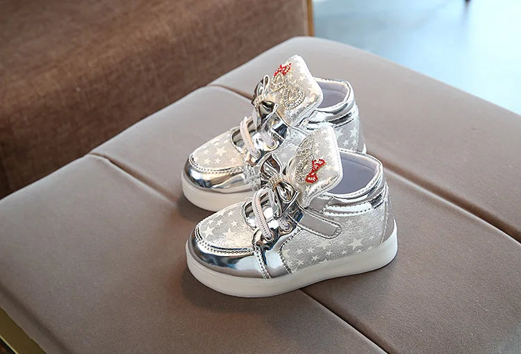 Kids LED Sneakers Girls Flash Light-up Board Shoes Spring And Autumn Children's Luminous Shoes Children's Glowing Light Sneakers