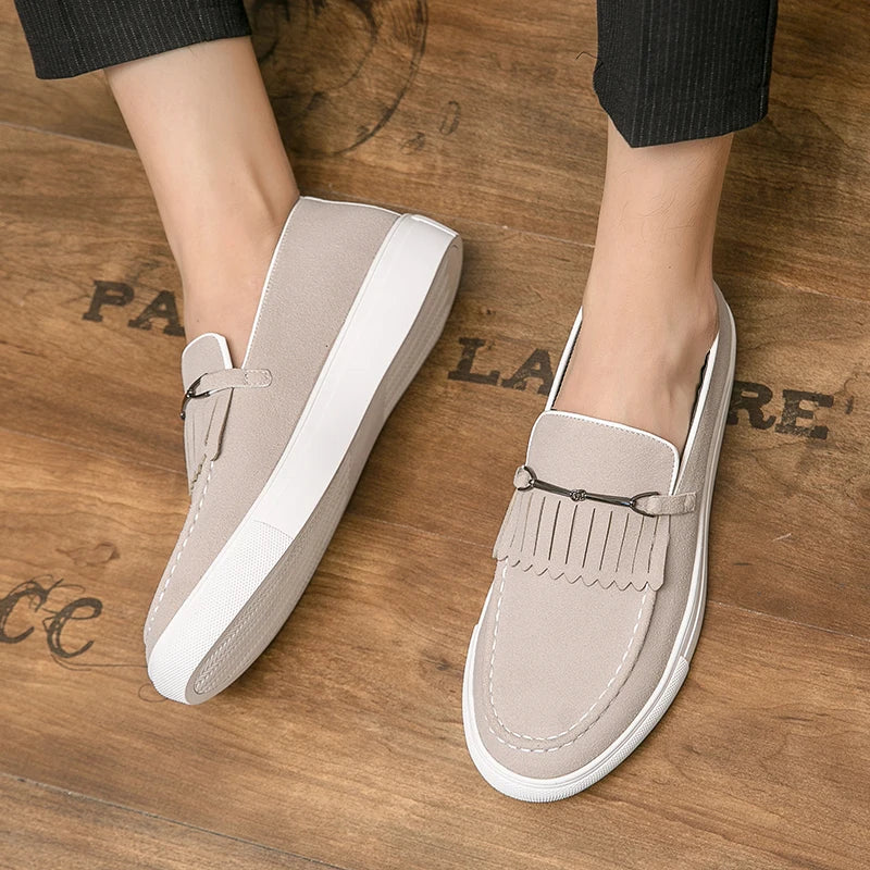 Men Loafers with Round Toe Flat Bottom Comfortable Breathable Anti Suede Metal Buckle Tassel Casual Shoes