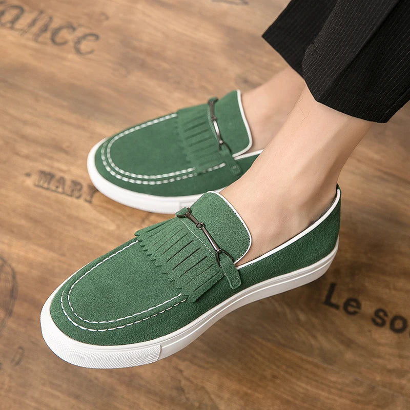 Men Loafers with Round Toe Flat Bottom Comfortable Breathable Anti Suede Metal Buckle Tassel Casual Shoes