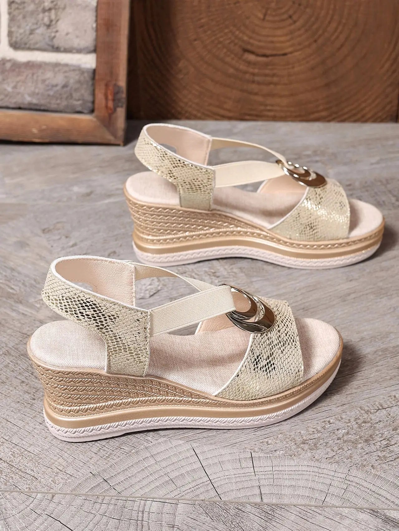 European and American women's sandals 2025 Summer New metal buckle fish-mouth casual thick-soled wedge heel sandals